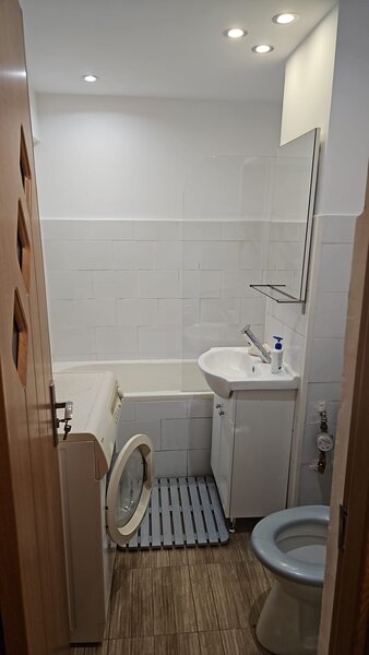 Rond Alba Iulia, Unirii 75